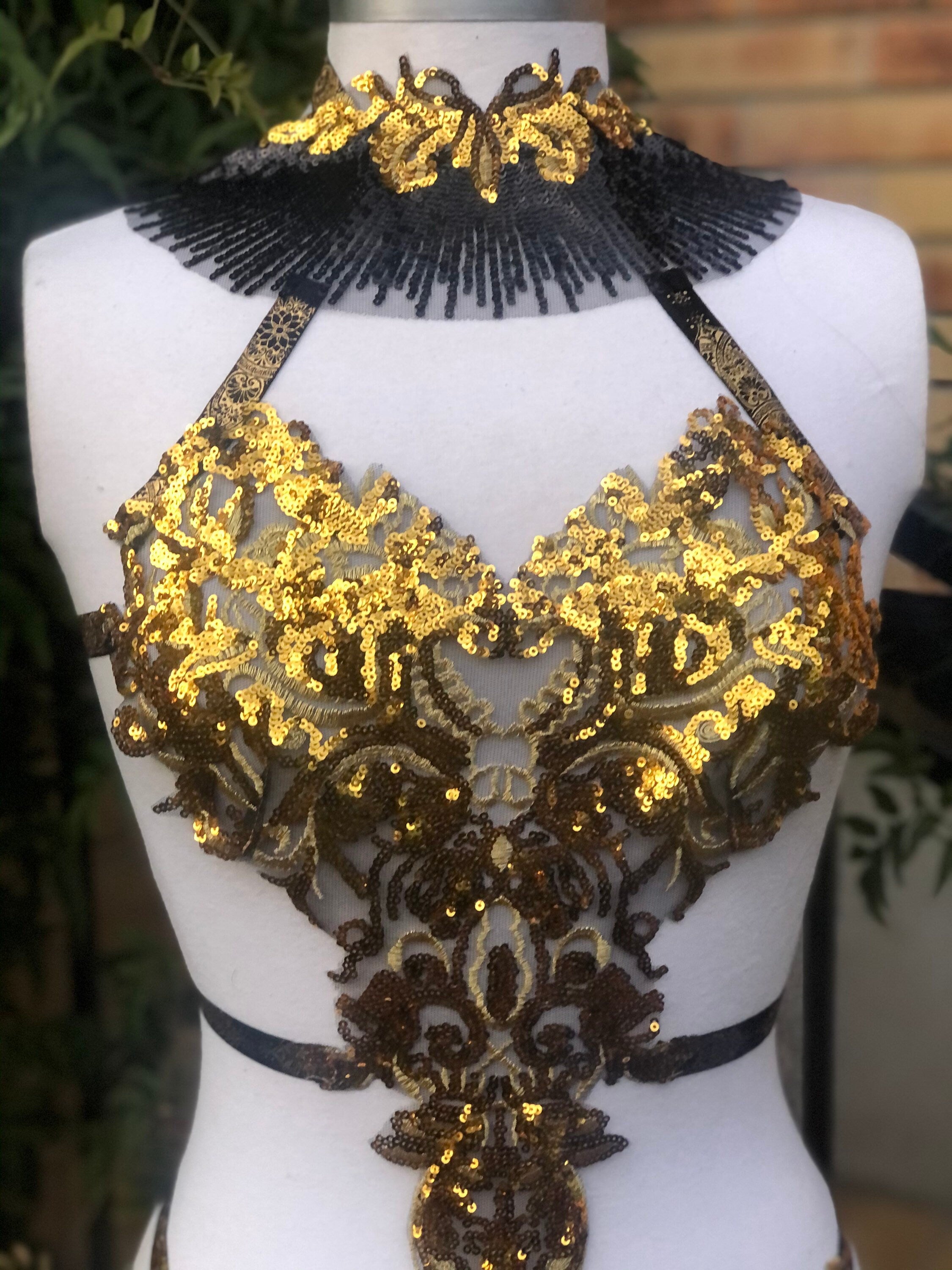 Body cage brodé en sequins or et noir ajustable