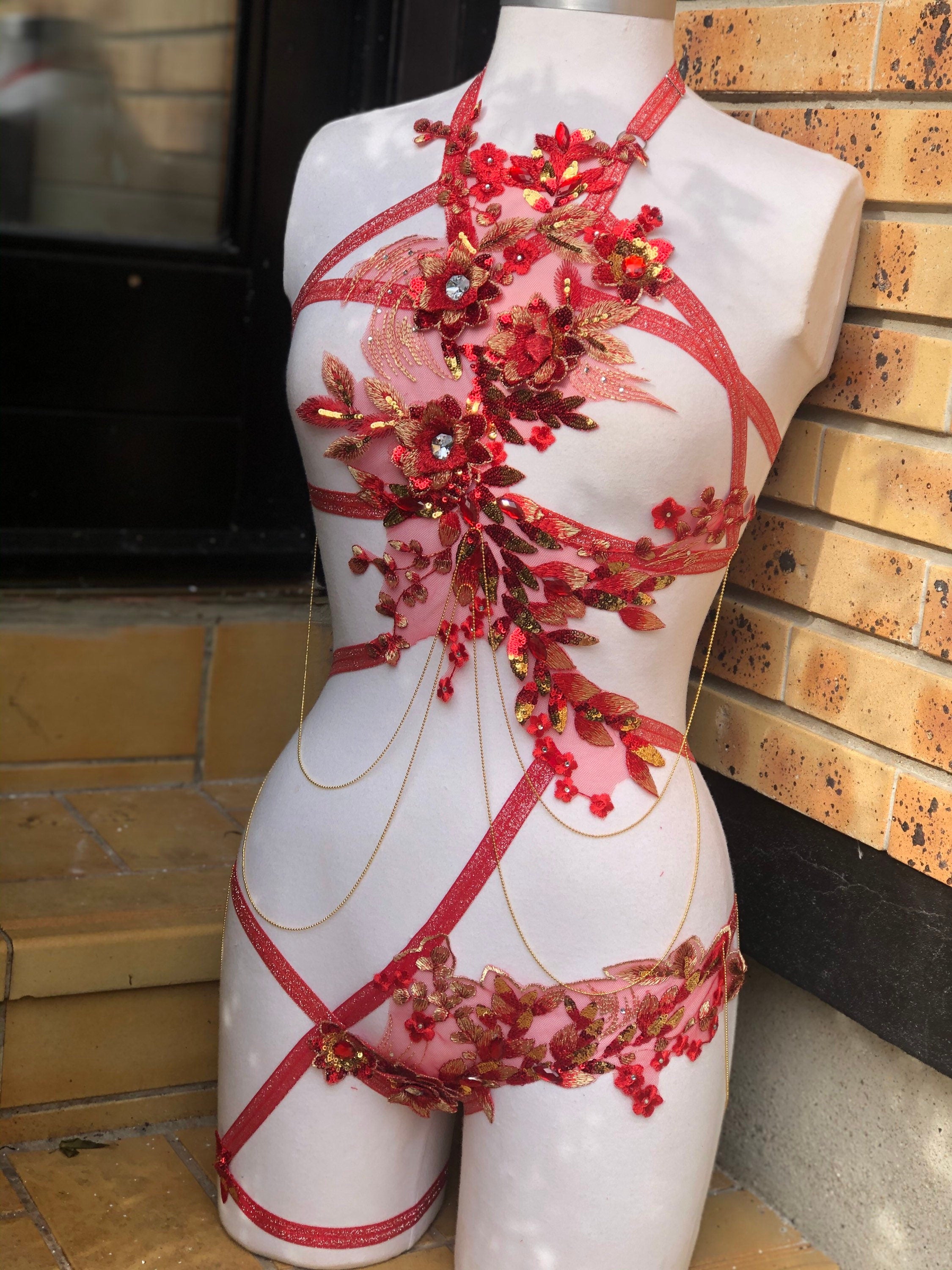 Harnais brodé sexy érotique lingerie en lurex