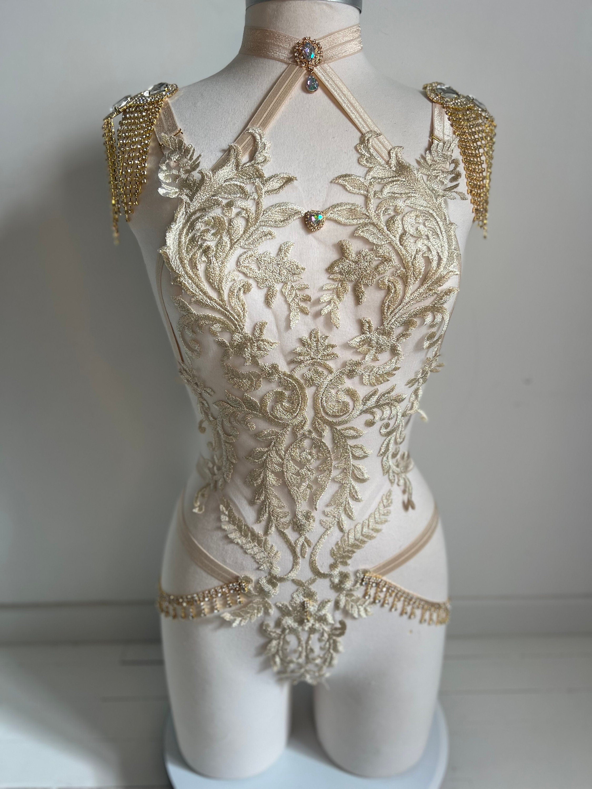 Harnais bijoux en dentelle or et épaulettes strass
