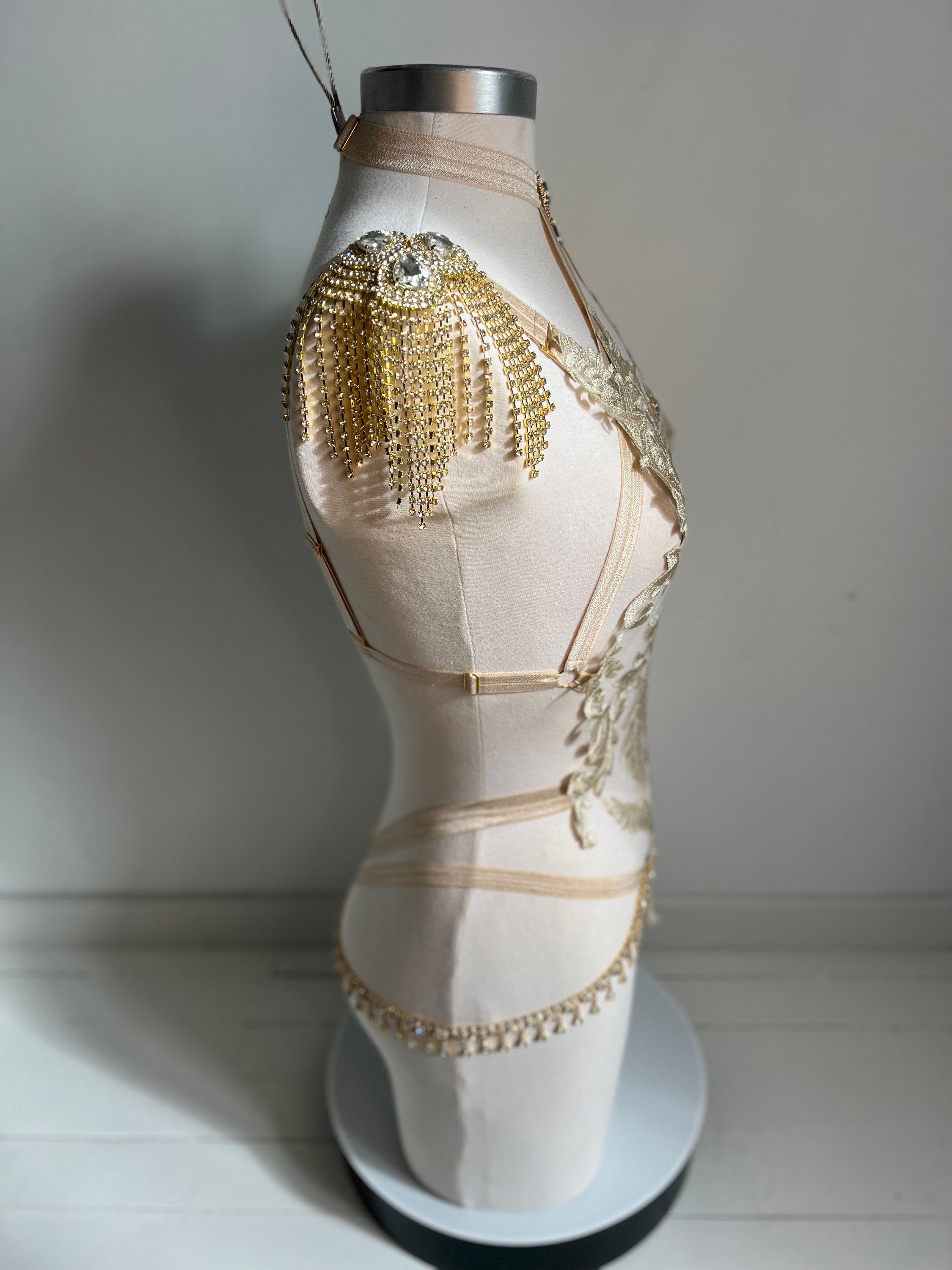 Harnais bijoux en dentelle or et épaulettes strass