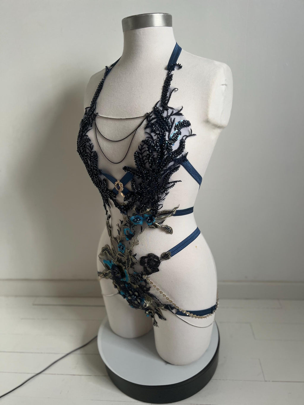 Body harnais en dentelle perlée de rocaille