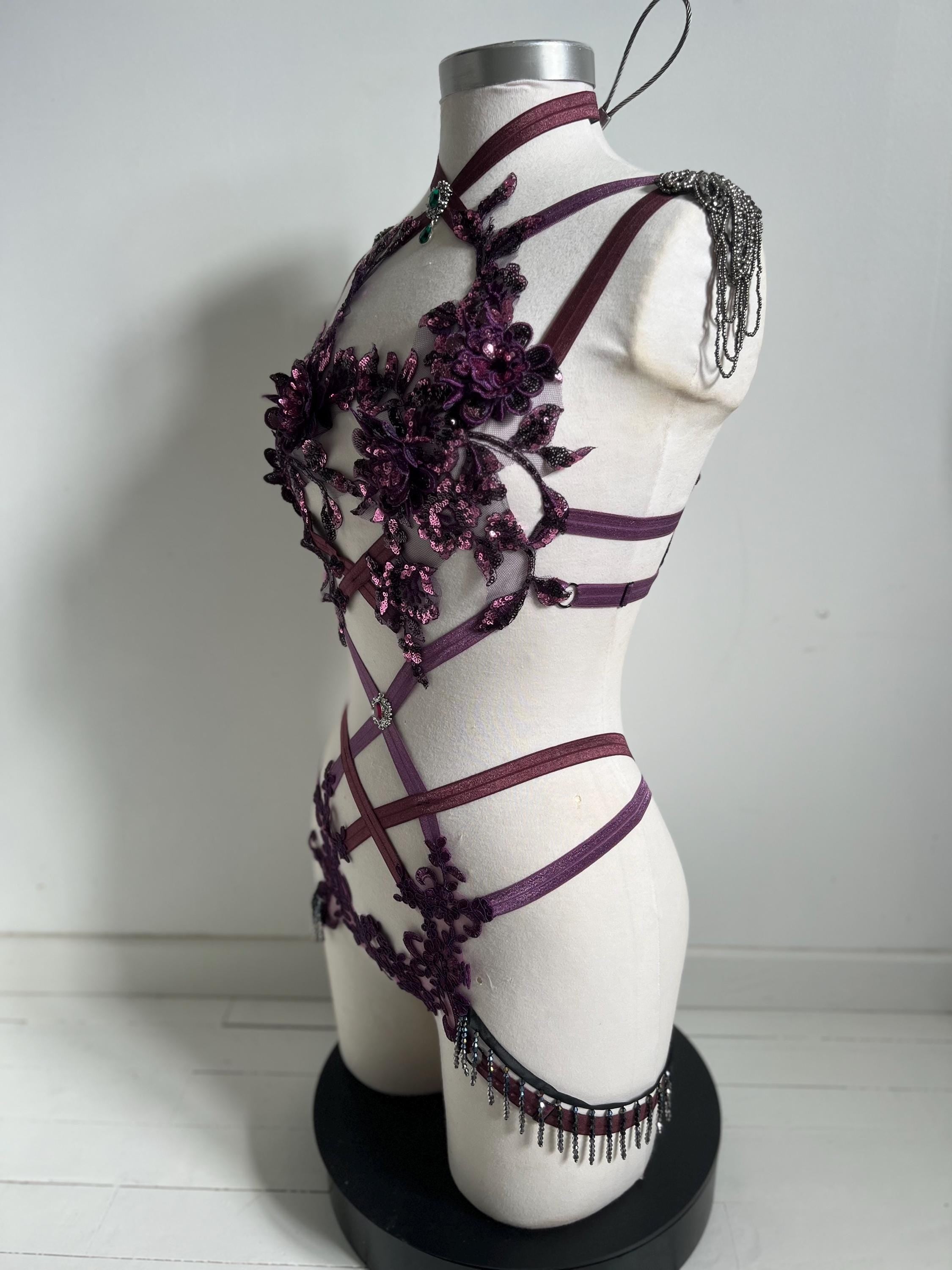 Harnais body ajustable en sequins et perles avec épaulettes violet