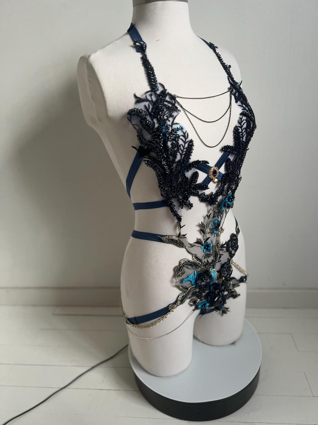 Body harnais en dentelle perlée de rocaille