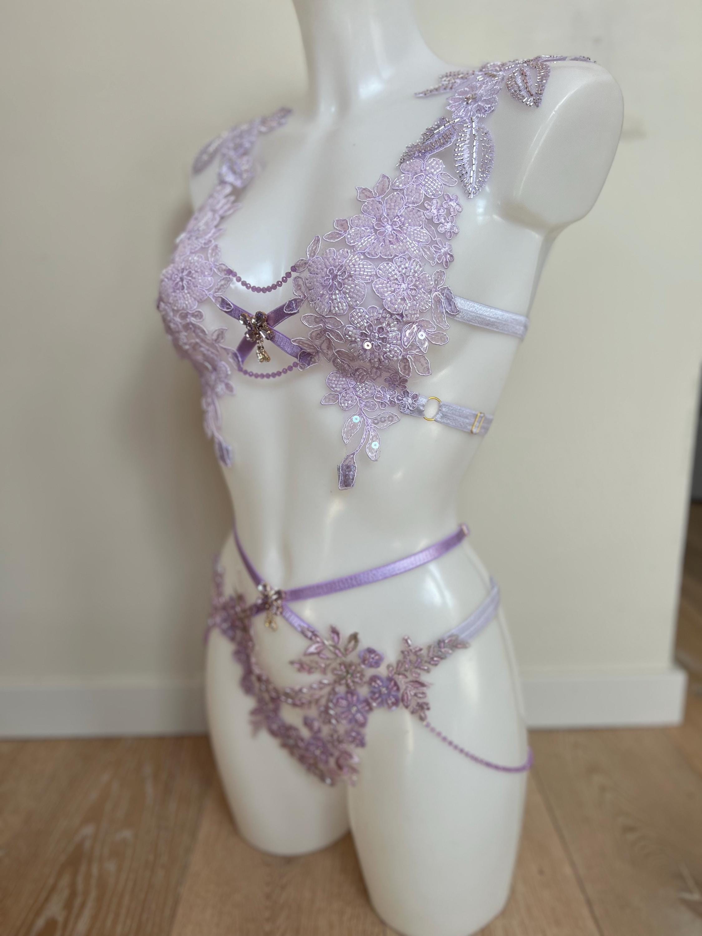 Body harnais en perles parme décoré de strass
