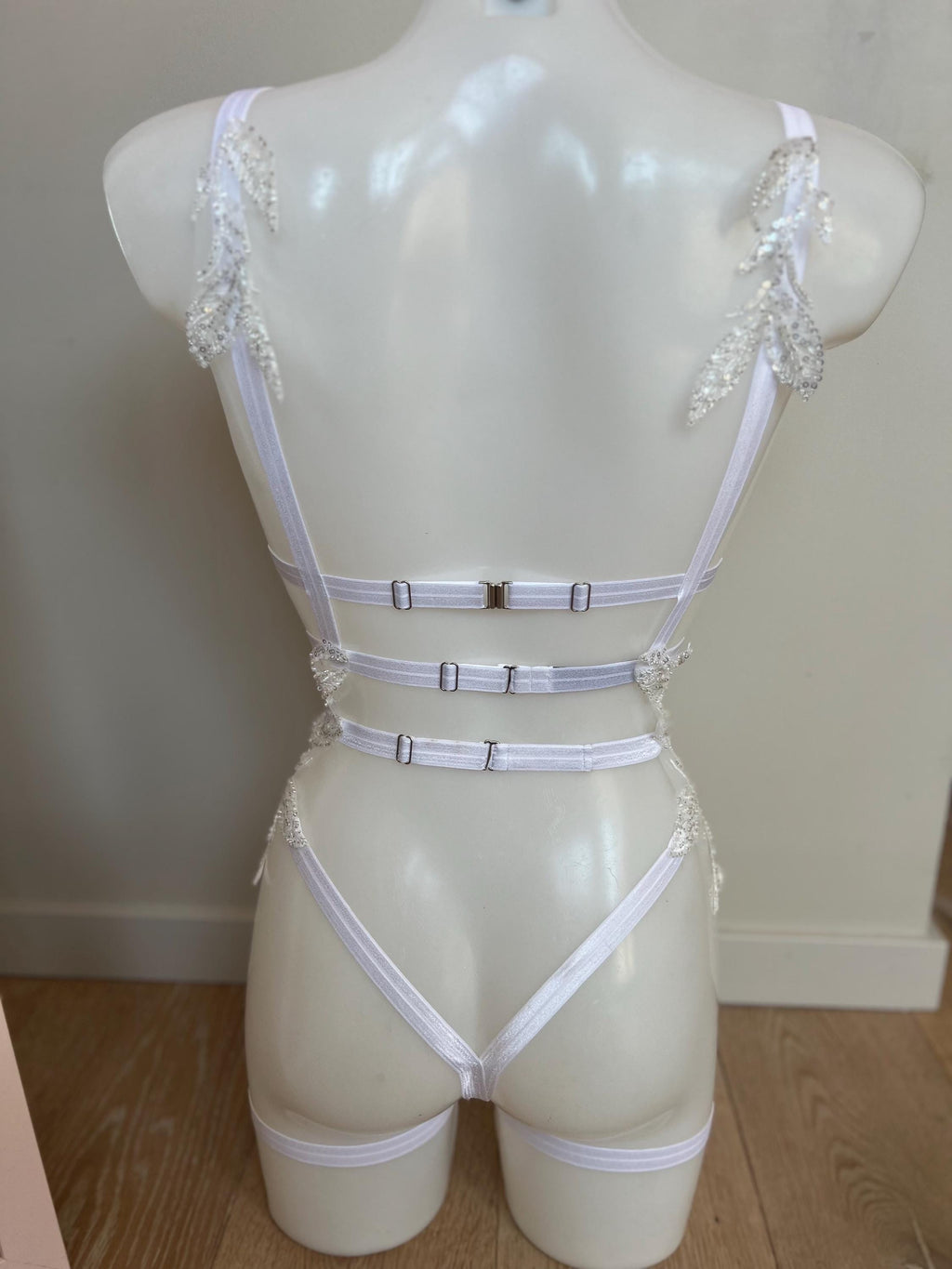 Body précieux blanc en dentelle motifs feuilles