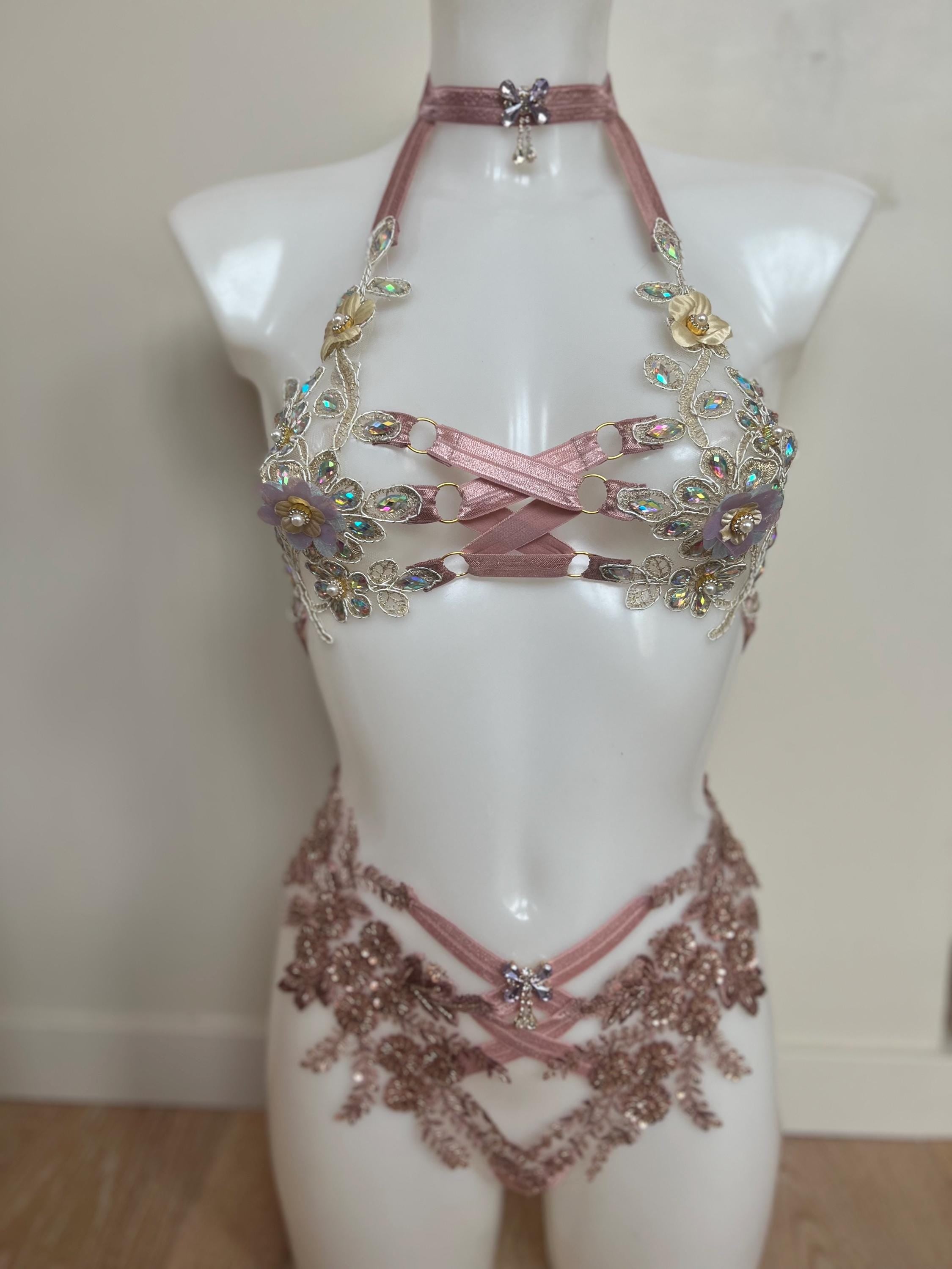 Ensemble nude et caramel en strass brodé