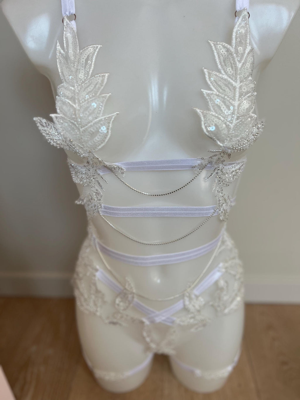 Body précieux blanc en dentelle motifs feuilles