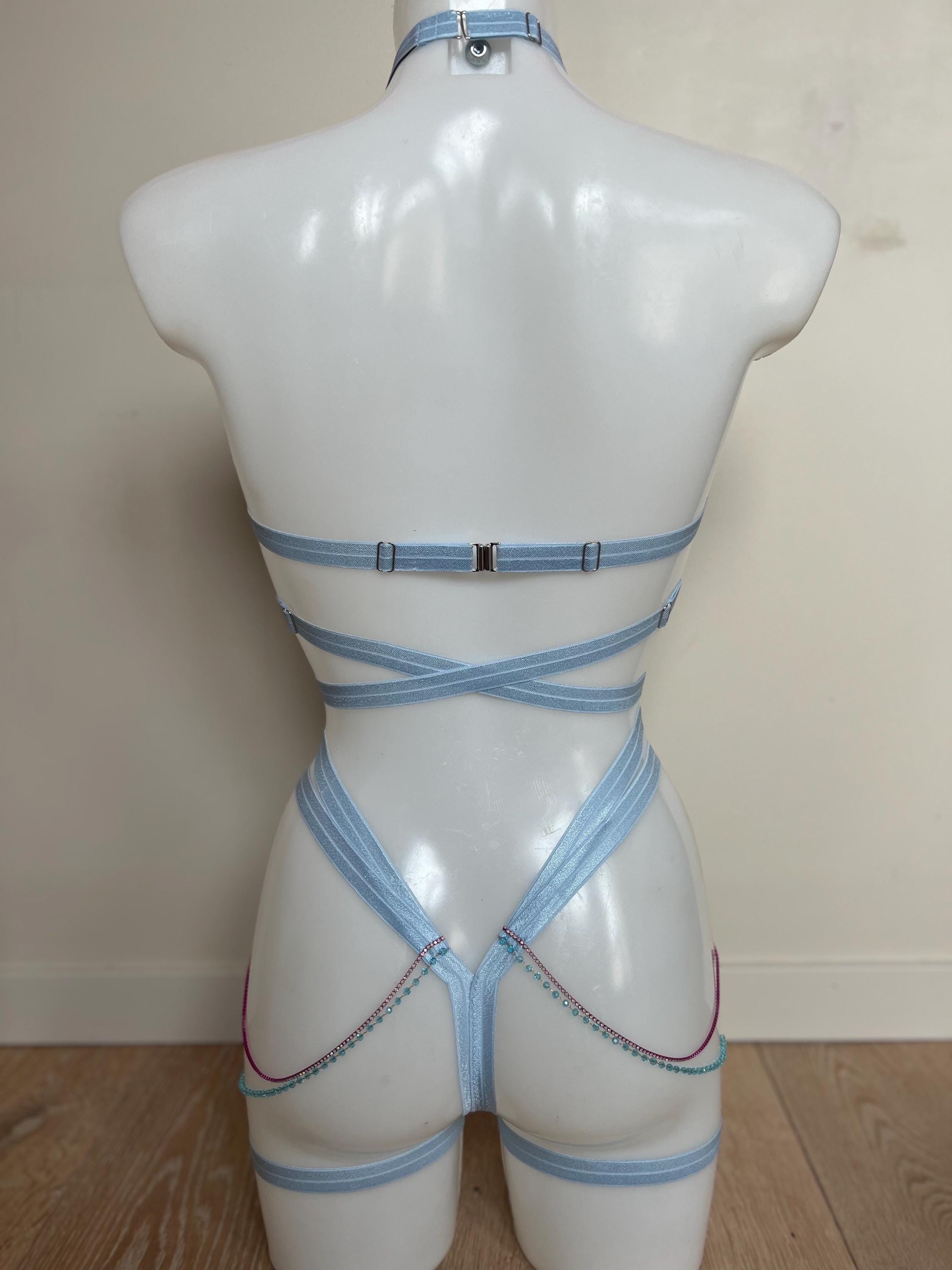 body bicolore en guipure recouvert de sequins bleu