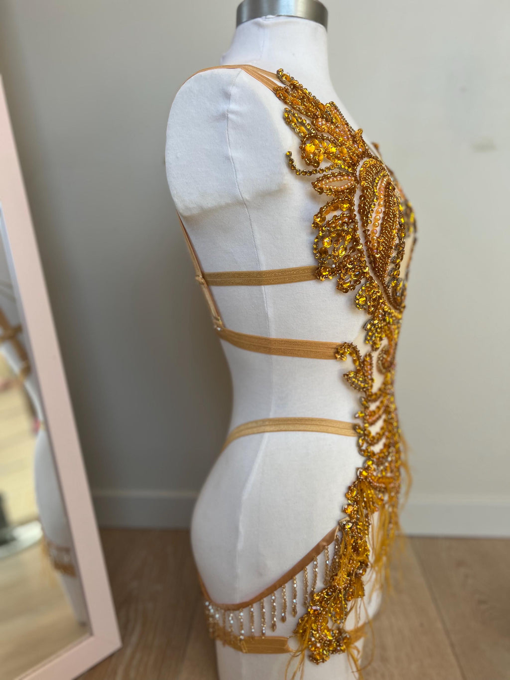 body en strass et plume précieux plusieurs coloris disponibles
