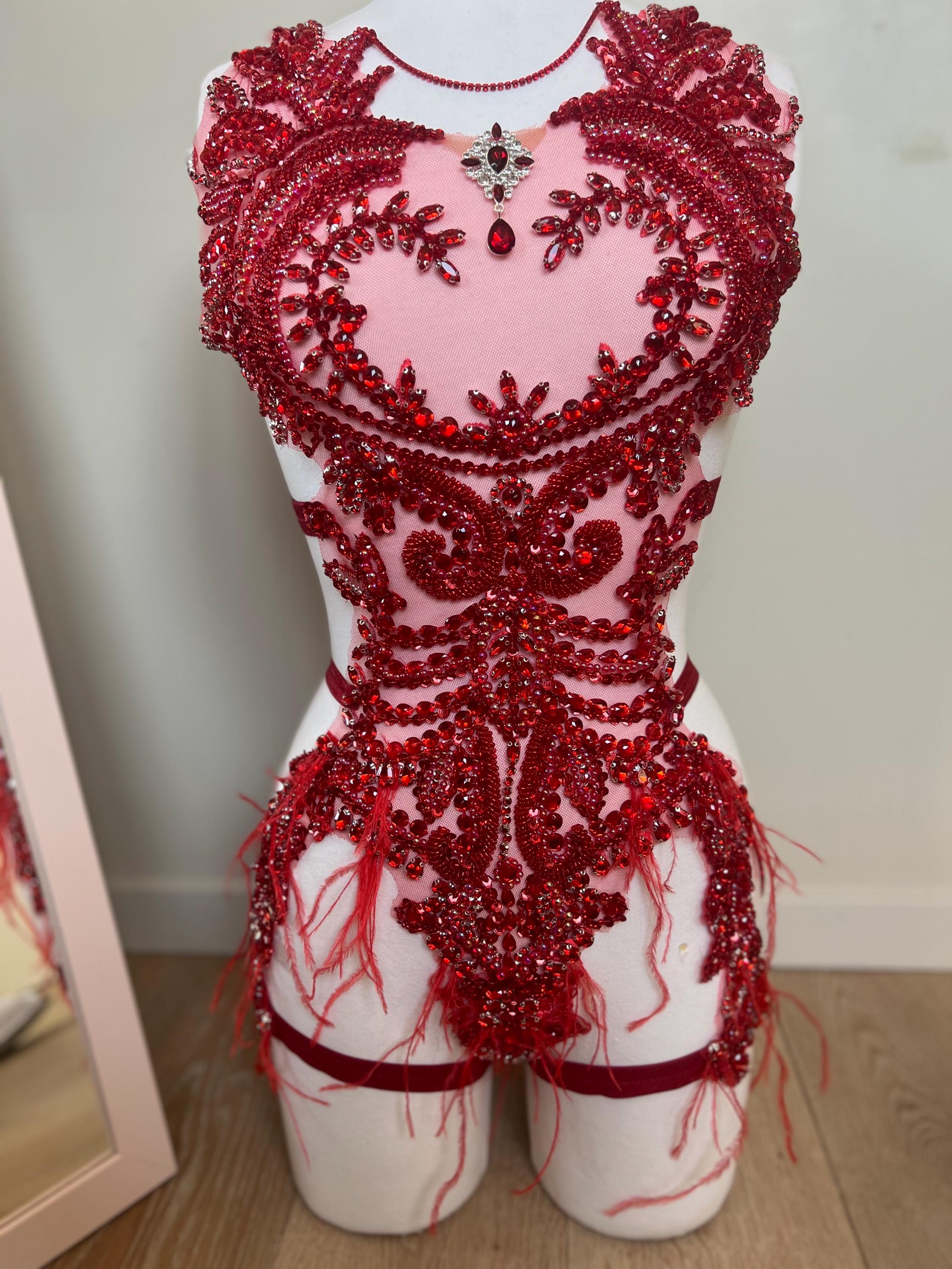 body en strass et plume précieux plusieurs coloris disponibles